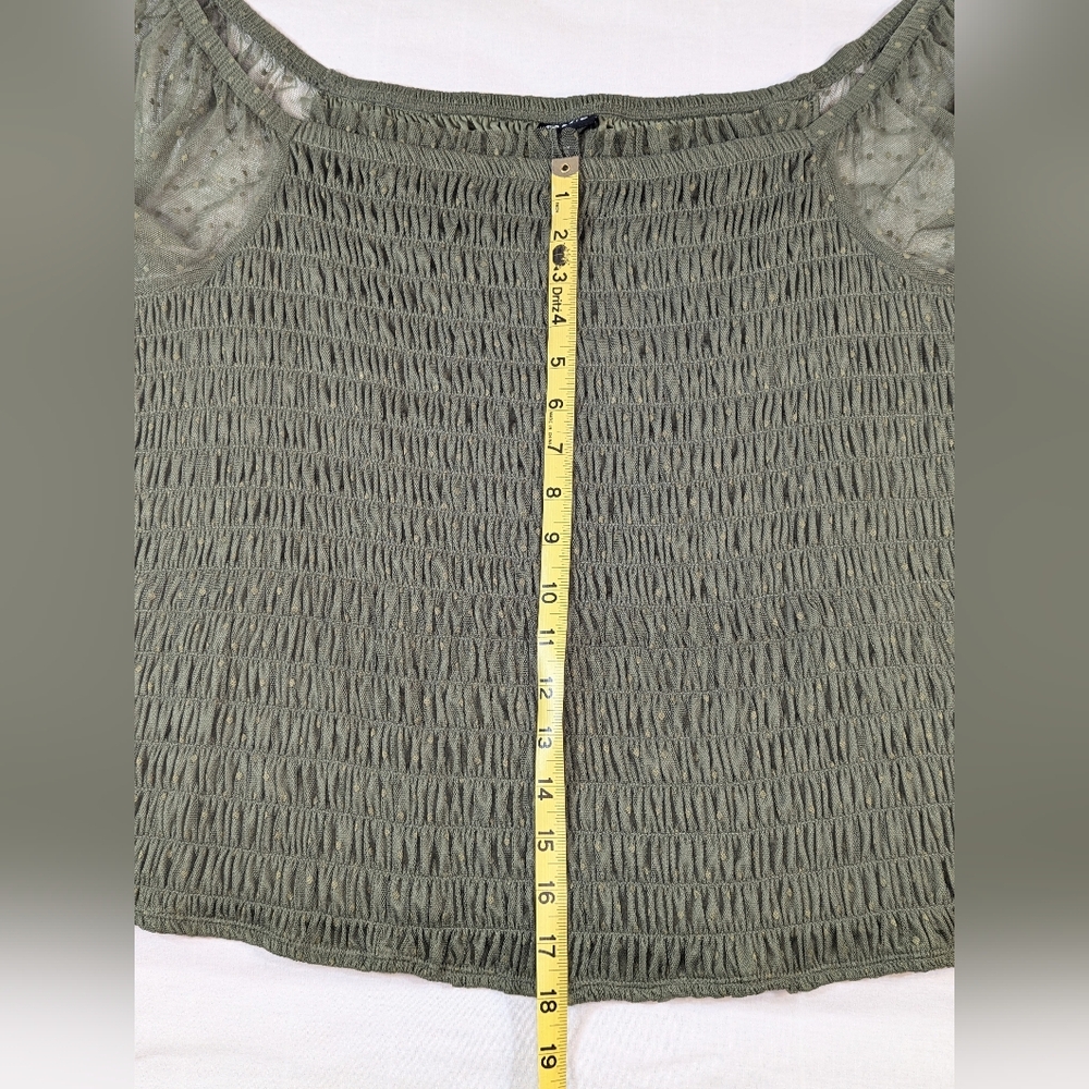 🆕 Torrid Dot Mesh Smocked Crop Top (Torrid 5) - Picture 8 of 11